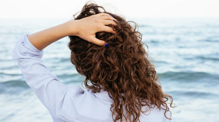 tea tree oil uses for hair